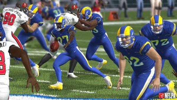Madden NFL 22 Mobile游戏截图-1