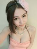 惊爆！邻家小MM白皙美胸好诱人