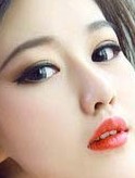 游戏女玩家香艳红唇，艳压全场