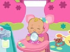 幼儿园照顾小宝宝