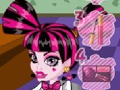 女孩课上化妆
