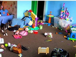 杂乱房屋找玩具